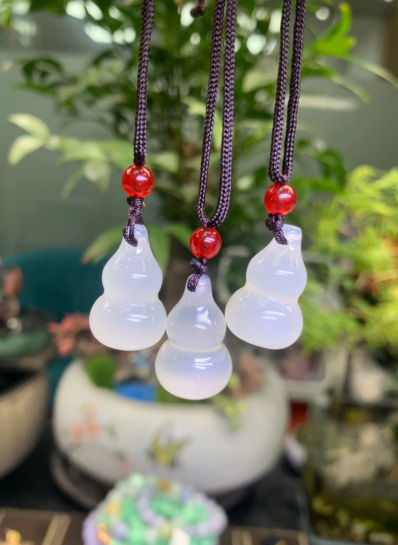 天然玛瑙葫芦吊坠 多样性发货