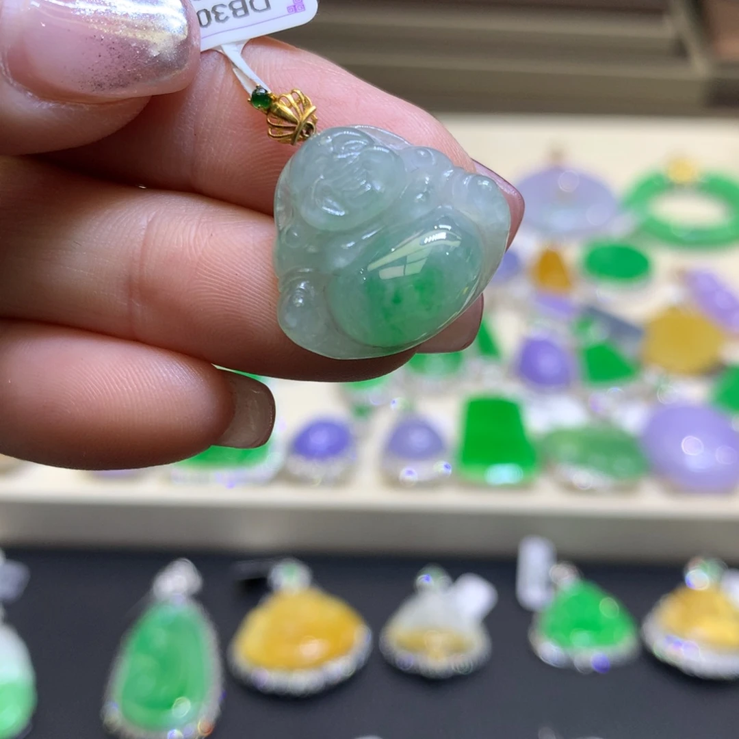翡翠颈饰18K金镶嵌翡翠
