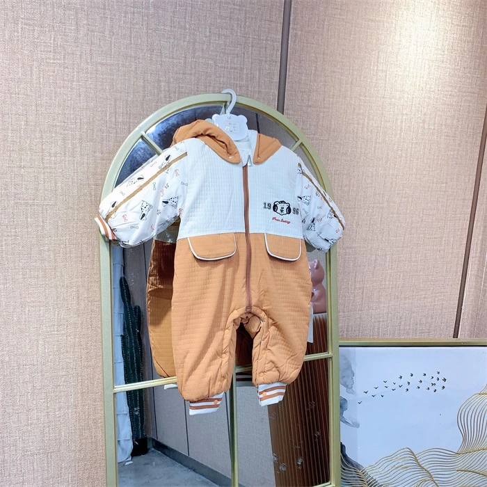 AD011   宝宝桔色拼接夹棉连体衣