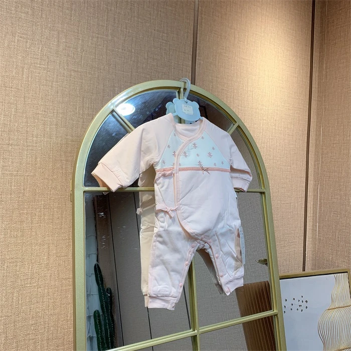 AA011   宝宝粉色夹棉连体衣