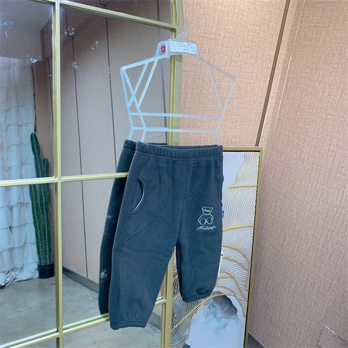 R3083    宝宝灰色裤子 尺码偏小1码