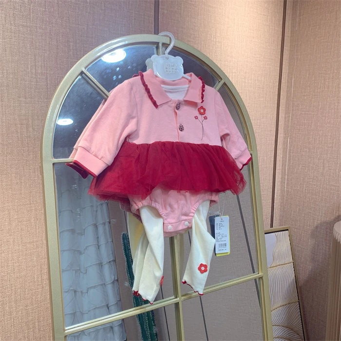 DS1025   宝宝粉色拼接红色包屁衣白色裤袜两件套