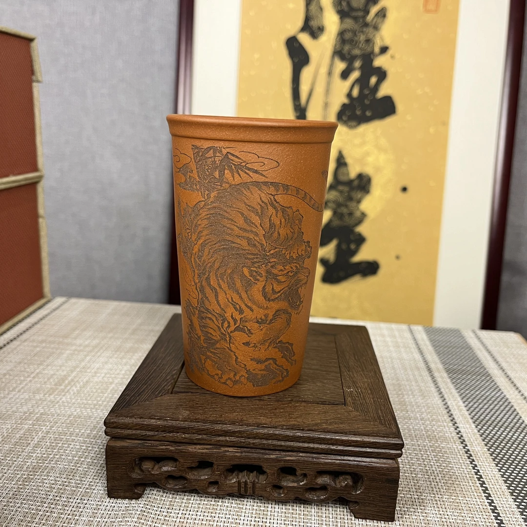 【汇雅馆】约260c宜兴原矿紫砂降坡泥可乐杯刻绘老虎大容量主人杯