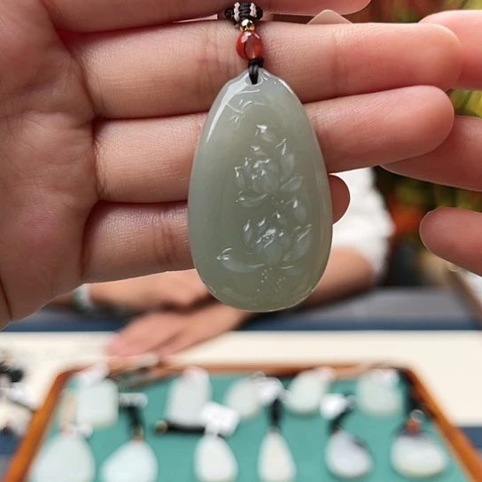 和田玉（糖玉）颈饰未镶嵌