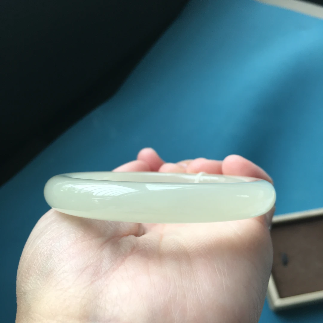 一对一过货 玉你同行 和田玉高冰晴底色手镯圈口57mm编号：4591