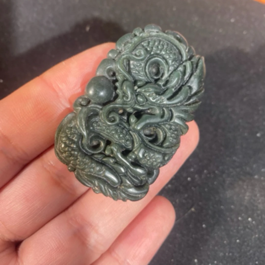 和田玉青海料龙牌吊坠挂件