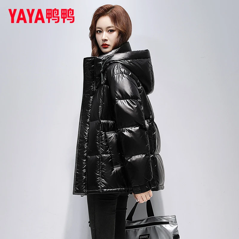 YAYA/鸭鸭亮面羽绒服女2025新款冬季保暖短款面包服加厚防寒外套