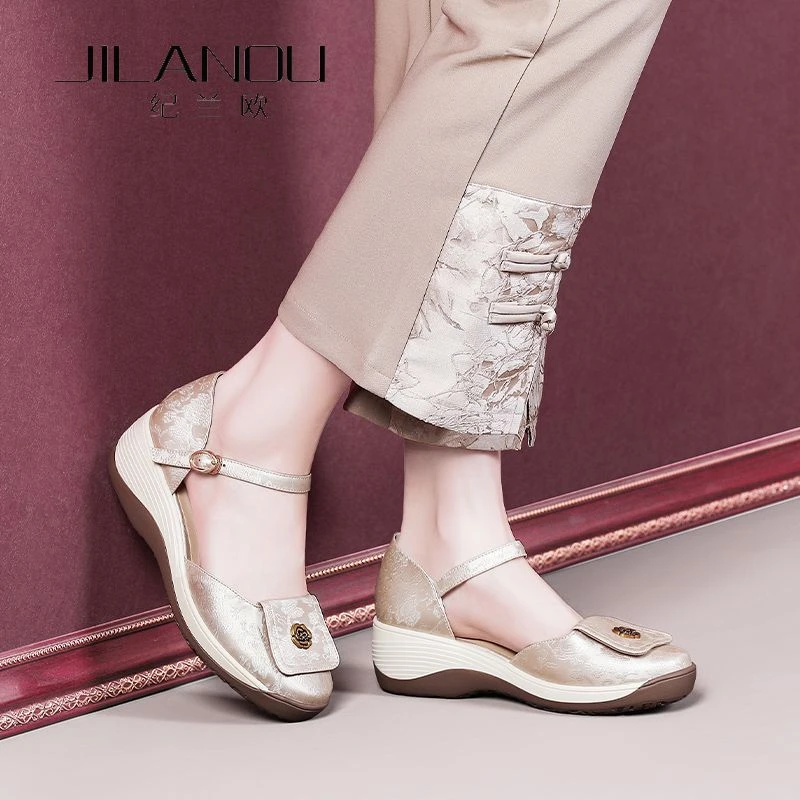 国风软底凉鞋包头2025夏季新款厚底妈妈鞋圆头旅游鞋仙女真皮女鞋