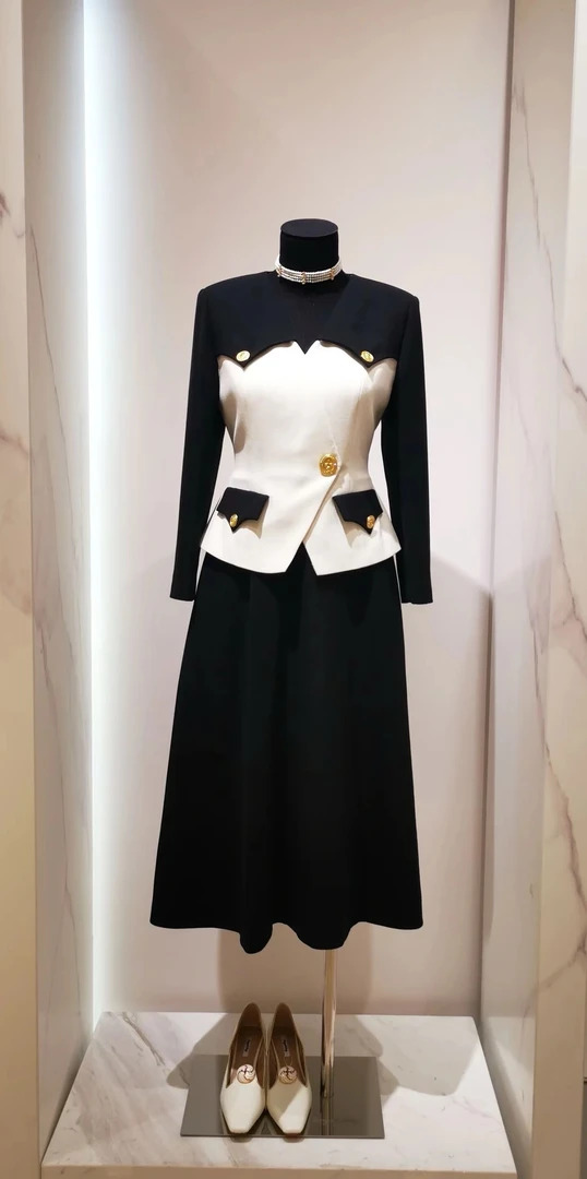 2024秋冬季新款黑白经典羊毛假两件连衣裙歌家黑白撞色气质连衣裙