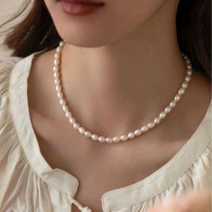 3白色水滴形珍珠项链