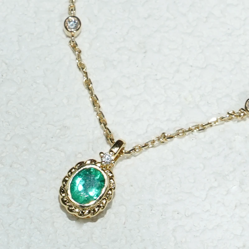 18k金祖母绿椭圆简约吊坠(不含链)ZD1