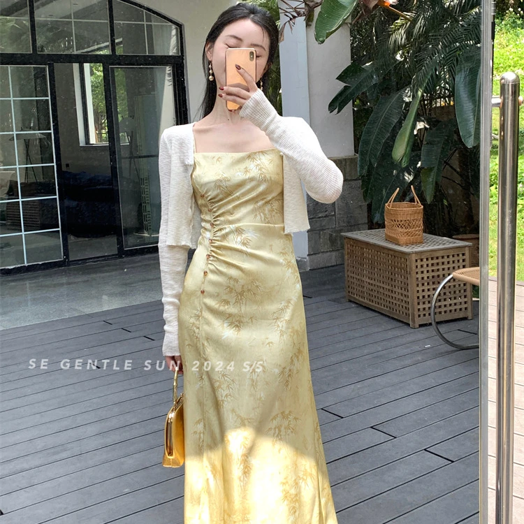 「秀」2024夏季新款优雅中式高腰碎花缎面吊带连衣裙方领连衣裙