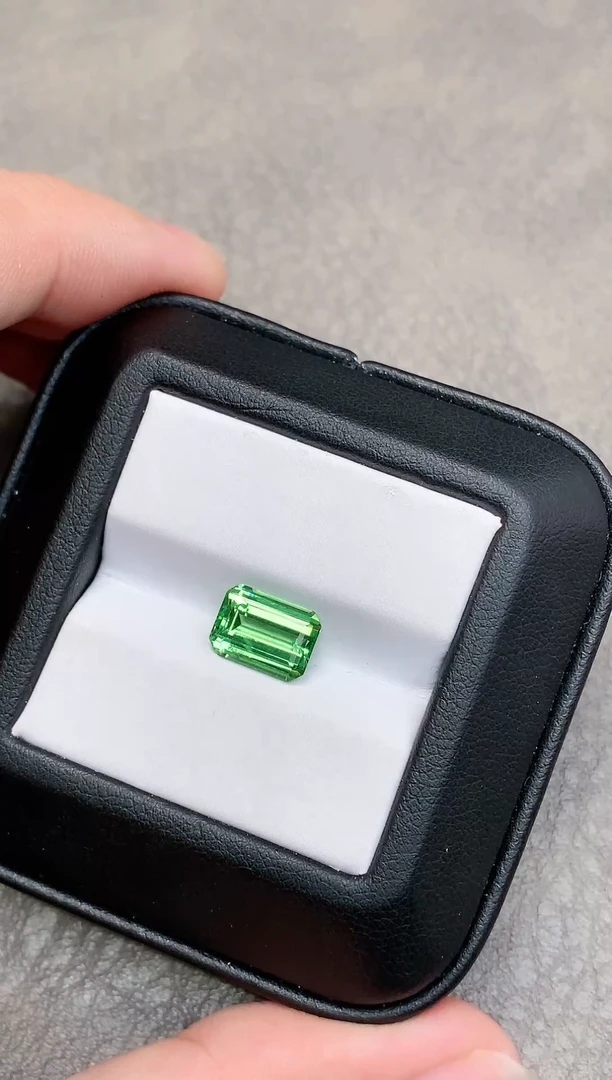 【闪购商品】石榴石裸石未镶嵌2.78ct 薄荷榴石 ZM