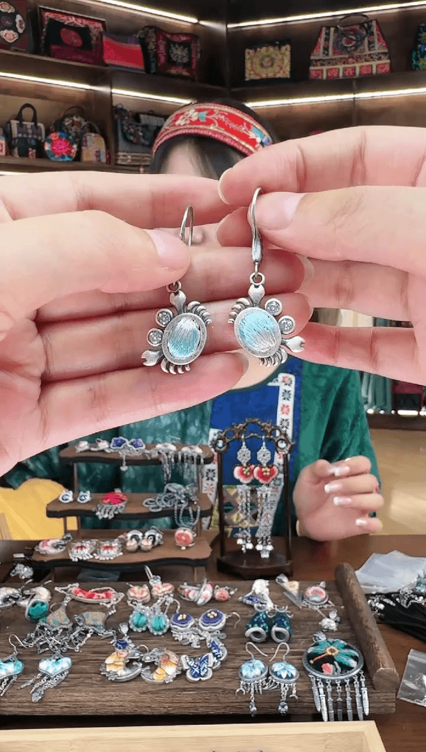 【闪购商品】织绣455编号闪购足银耳环