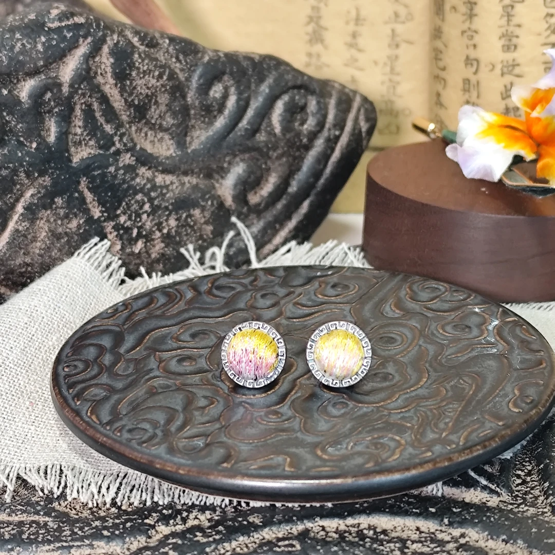 足银银制品 苗族刺绣/手工刺绣/非遗传承 龙珠足银耳钉