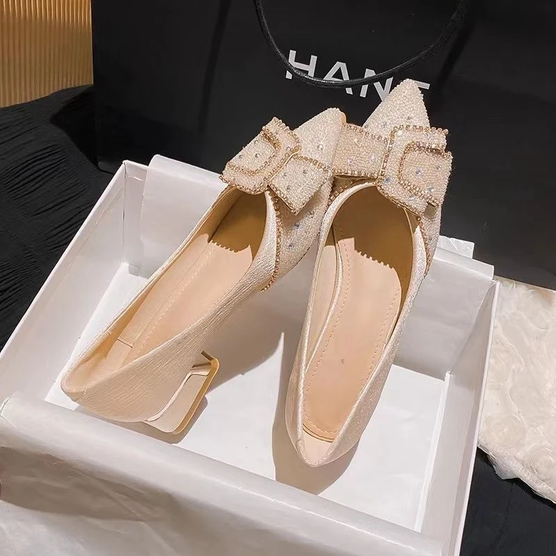 法式尖头浅口爆款女鞋低跟单鞋女2025新款百搭方根婚鞋新娘伴娘鞋