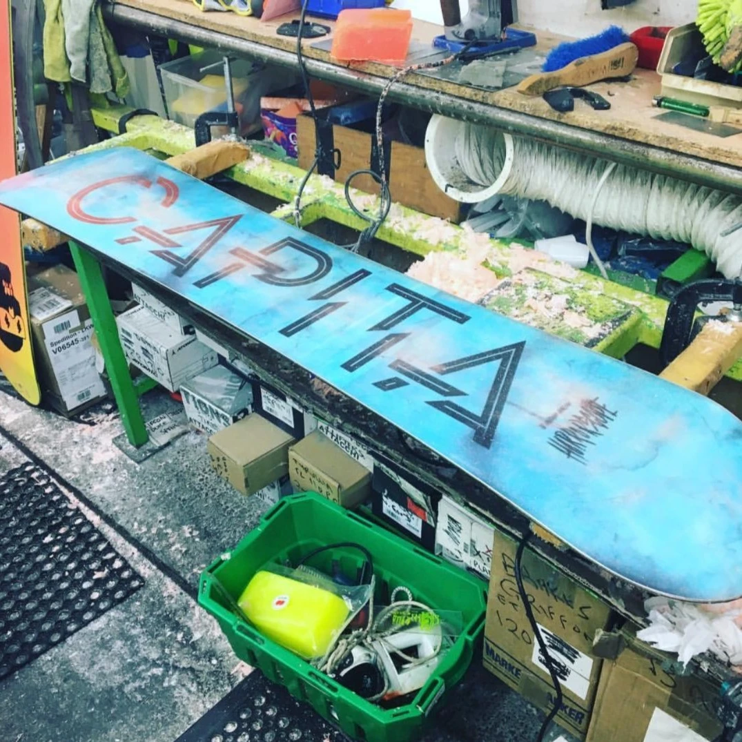 晚上八点直播间配件护脸等福利产品