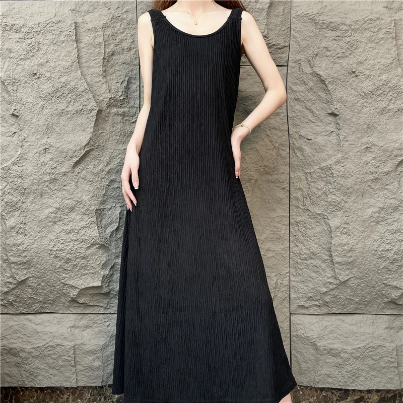 【宽肩吊带裙】内搭衣服背心裙压皱黑色连衣裙吊带洋气洋气衣服女