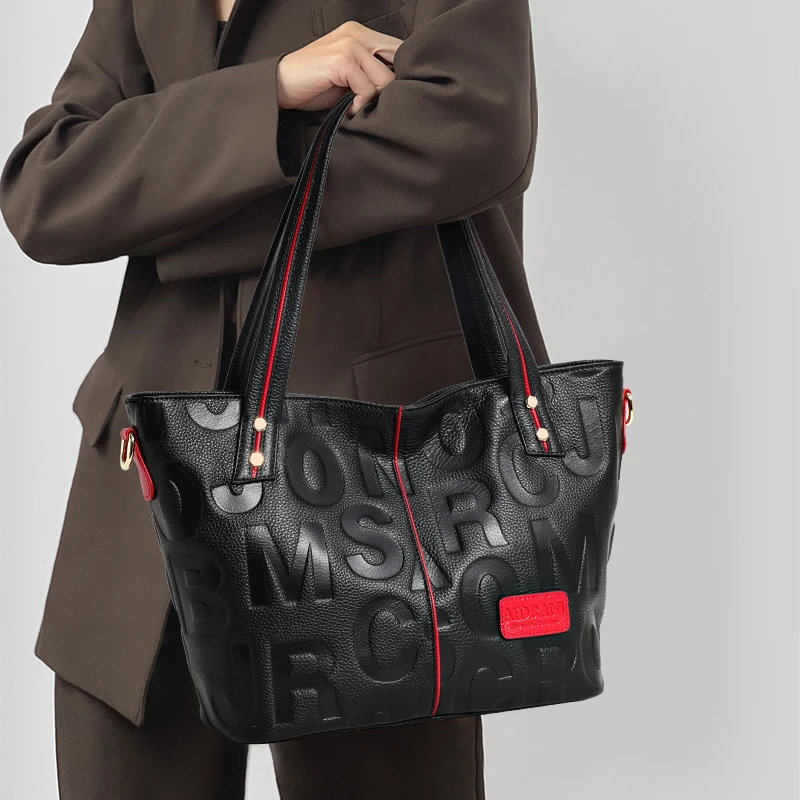 轻奢字母撞色手提托特包单肩腋下包中老年妈妈包欧美风女士真皮