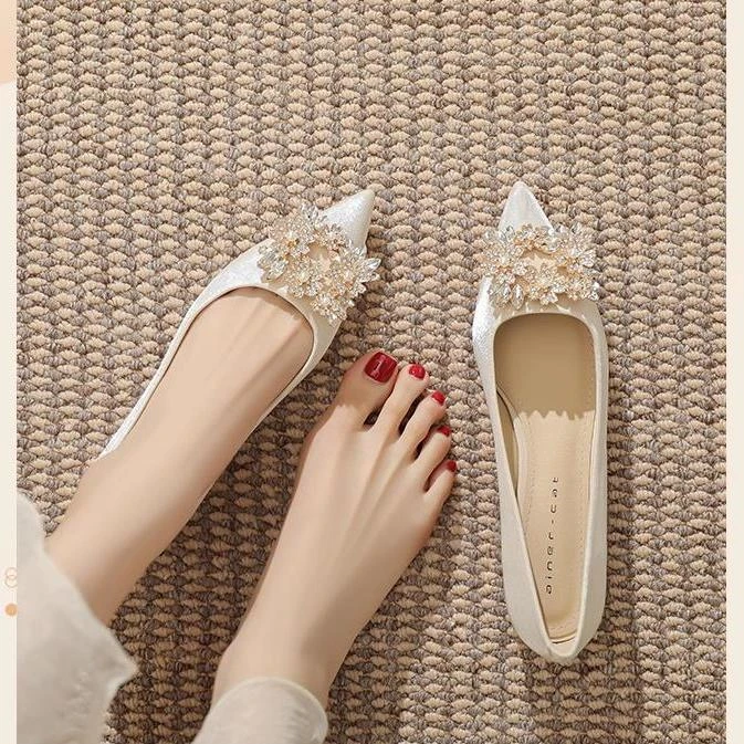 法式平底婚鞋女禾秀伴娘鞋2024春秋新款不累脚低粗跟水晶孕妇单鞋