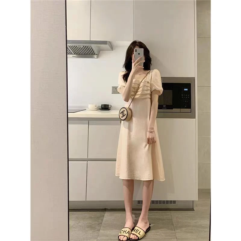 杏色设计感连衣裙 051