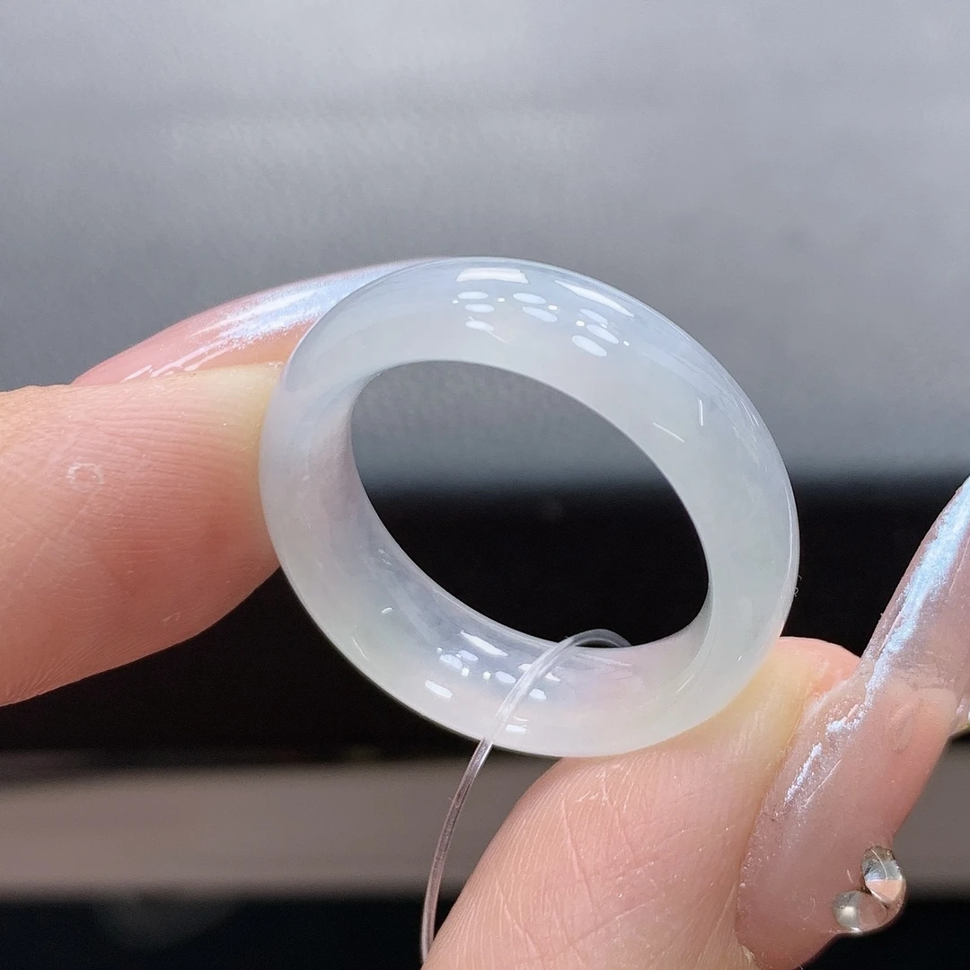 17号 起胶感细腻白冰带内弧宽边缅甸翡翠戒圈 内径18-6.7-3.5