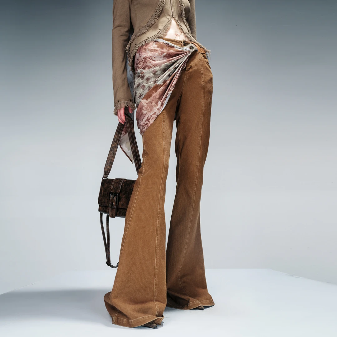 NN-NORTH NODE “野餐派对时间”丝巾遮跨显瘦牛仔微喇裤（含丝巾）