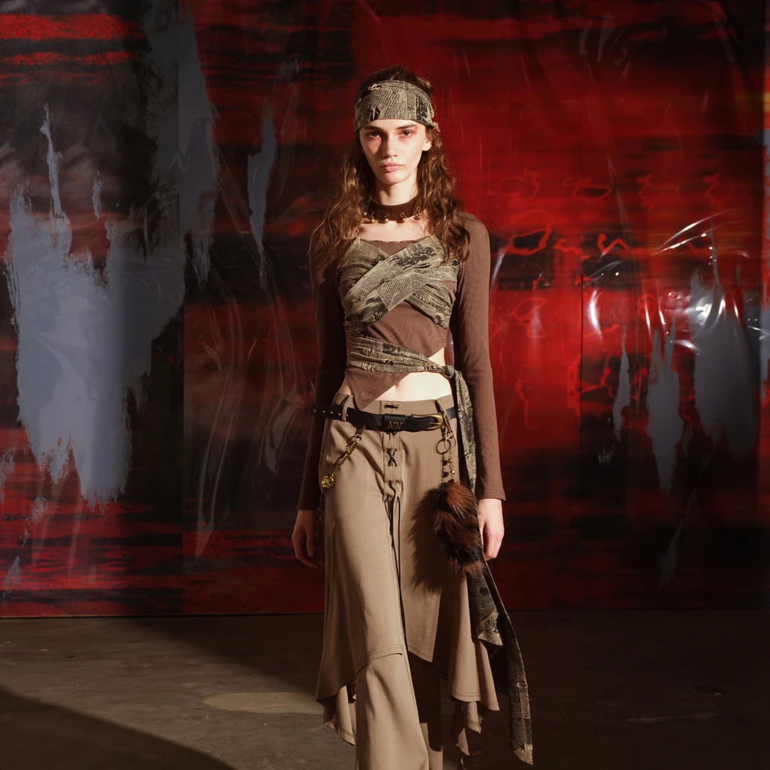 NN-NORTH NODE “信息茧房”手工串珠报纸印花不规则上衣