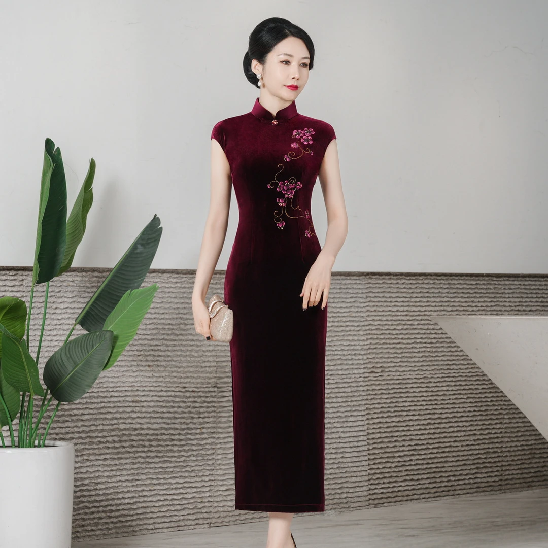 F57夏季新款2025改良丝绒旗袍长款无袖修身喜庆礼服婚宴礼服