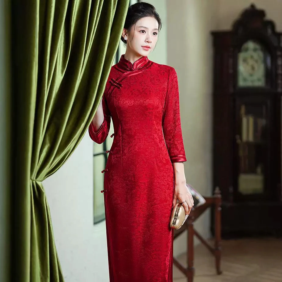 C266秋冬2025新款高端红色喜婆婆旗袍改良新国风喜妈妈婚宴装礼服