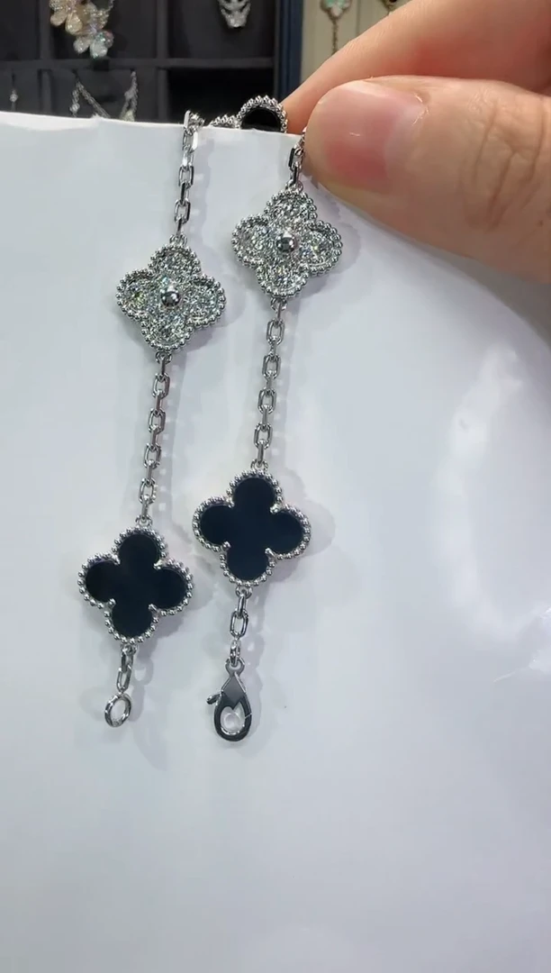 【闪购商品】钻石手链18K金镶嵌熊猫