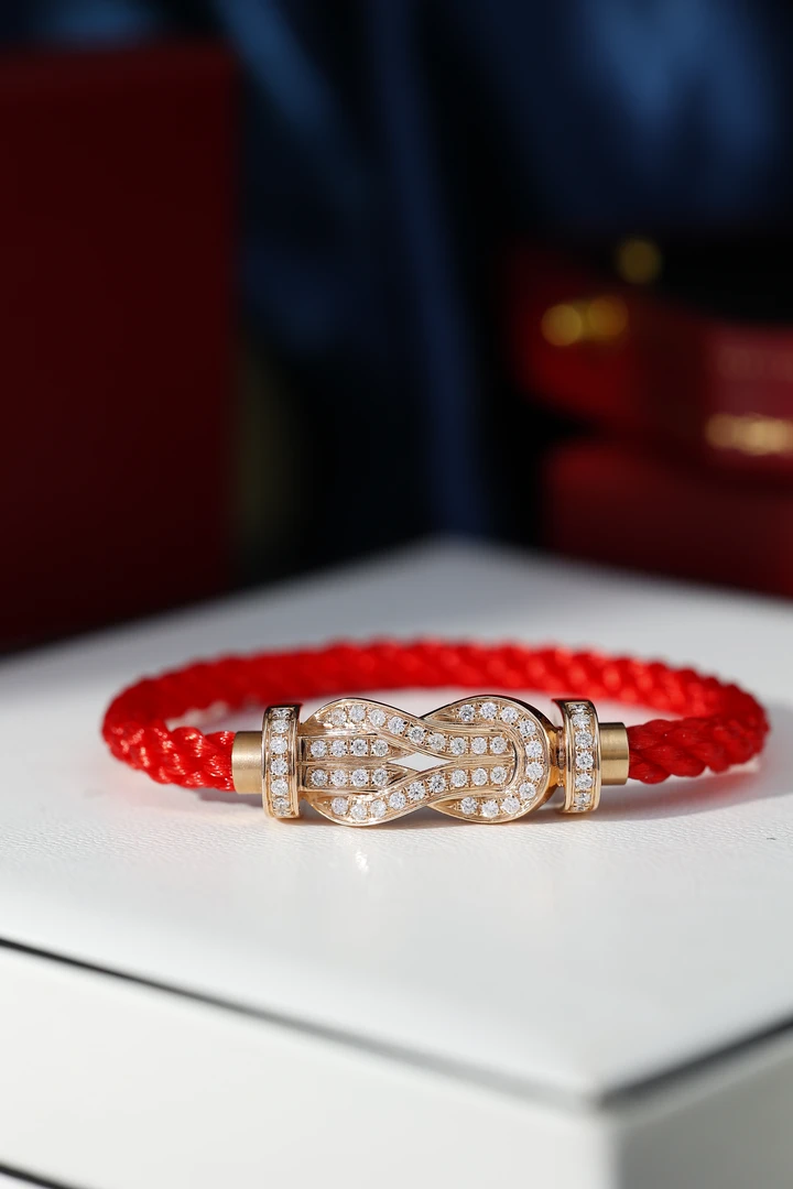 【万小姐】18k金大号八字扣手链（多样性发货发其一）CZ