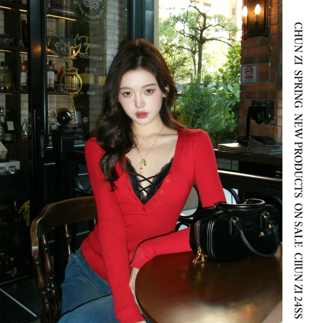 【CHUN ZI】秋冬时髦设计感V领纽扣针织衫女复古修身内搭上衣+内衣