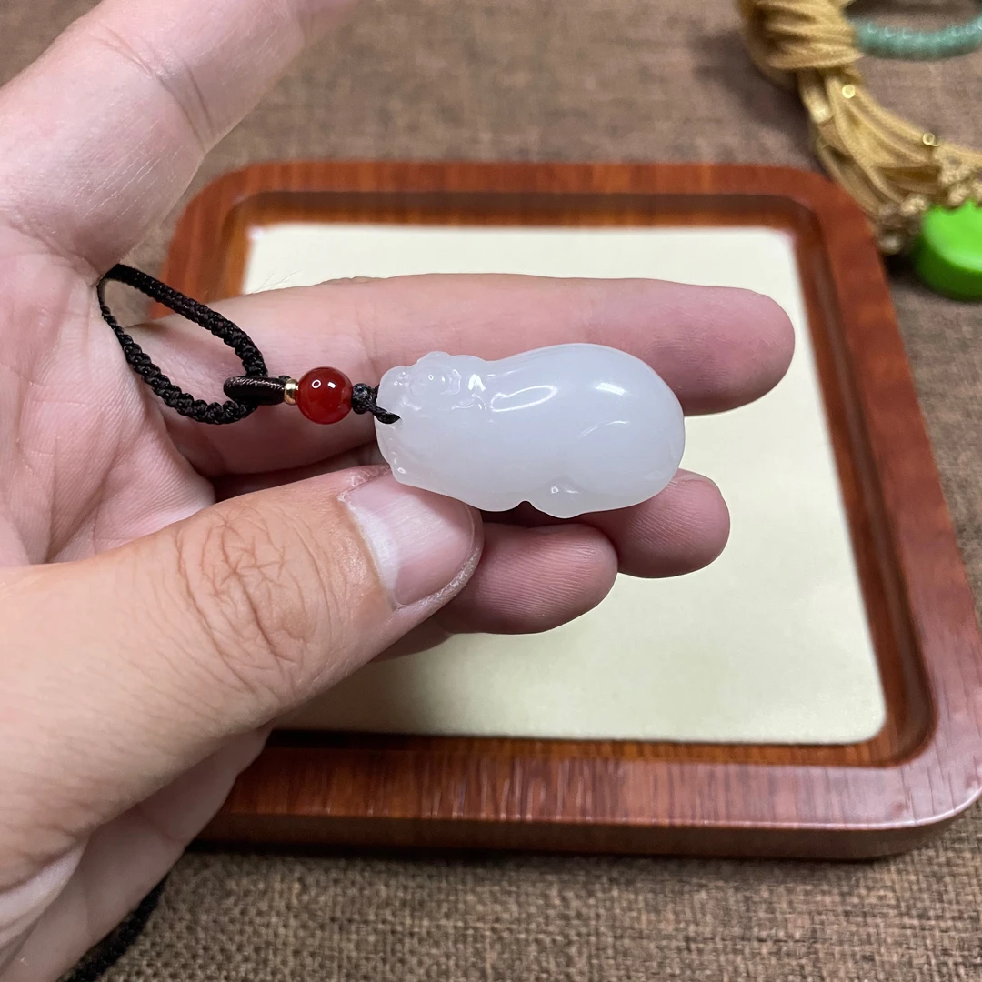 新疆羊脂级白月光貔貅吊坠老坑料金丝玉白色精致寓意招财进宝