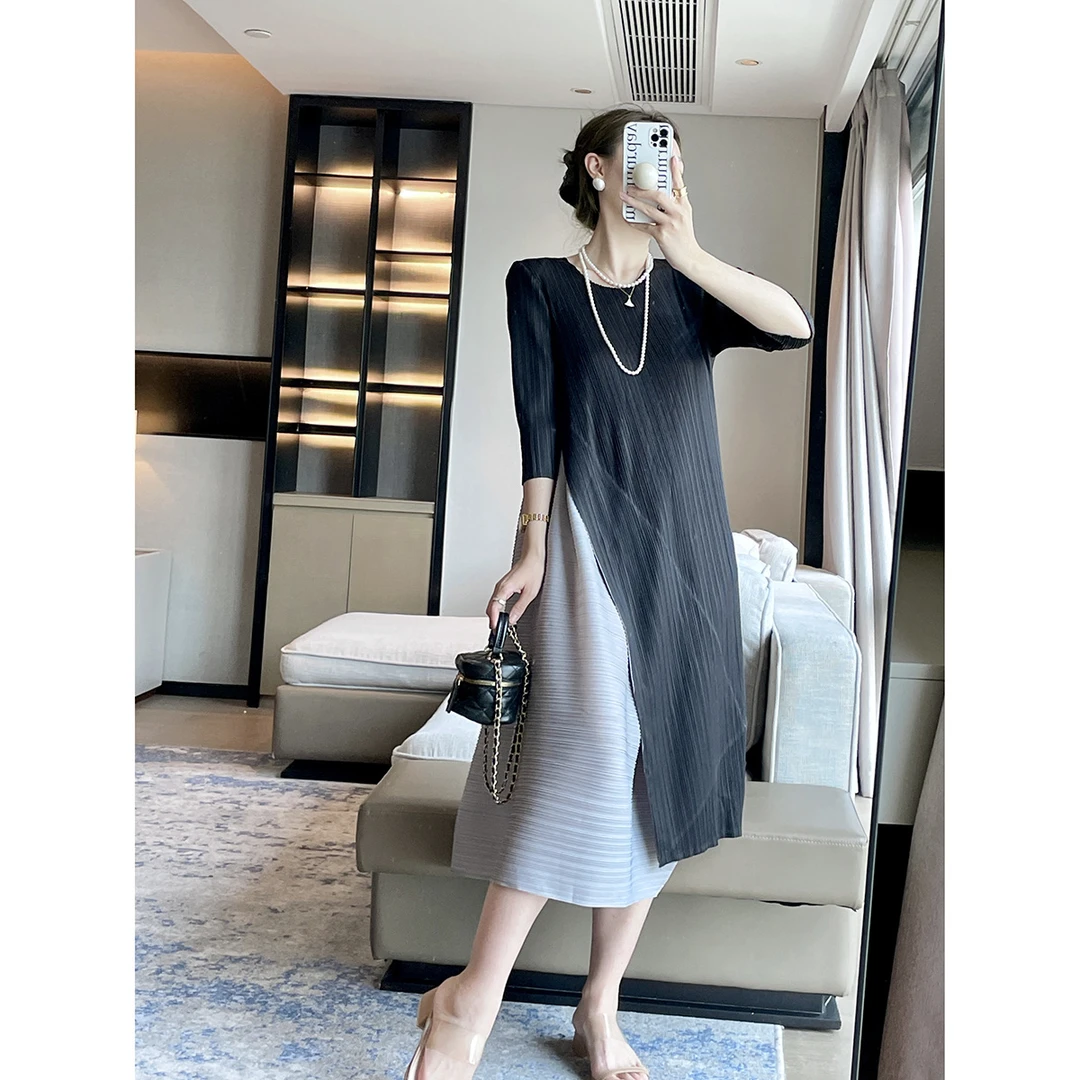 2024褶皱高级拼色宽松显瘦夏季新款连衣裙女气质优雅不规则中长裙