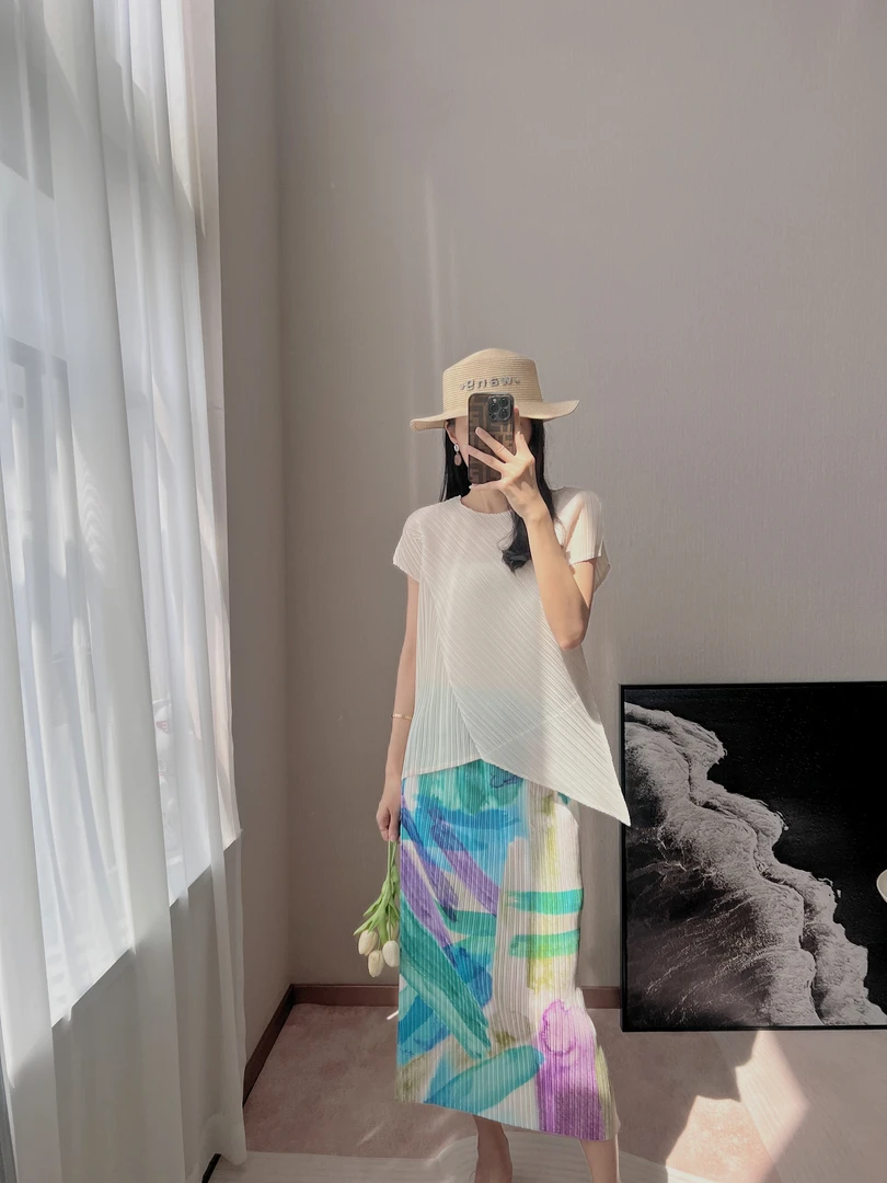 2024夏季褶皱修身显瘦半身裙舒适休闲气质印花时尚半身裙女