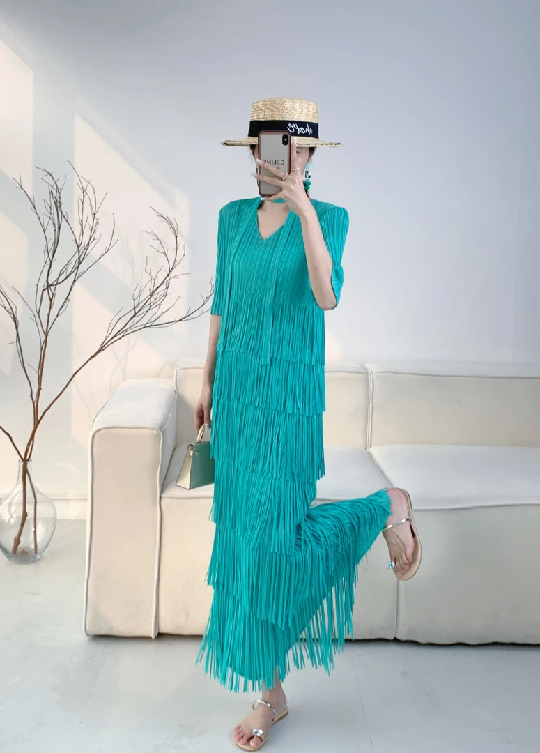褶皱纯色流苏连衣裙显瘦气质时尚百搭女装连衣裙女夏季设计师