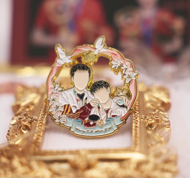 正版原创【莎头青奥捏脸】孙颖莎王楚钦金属徽章原创定制礼物送人