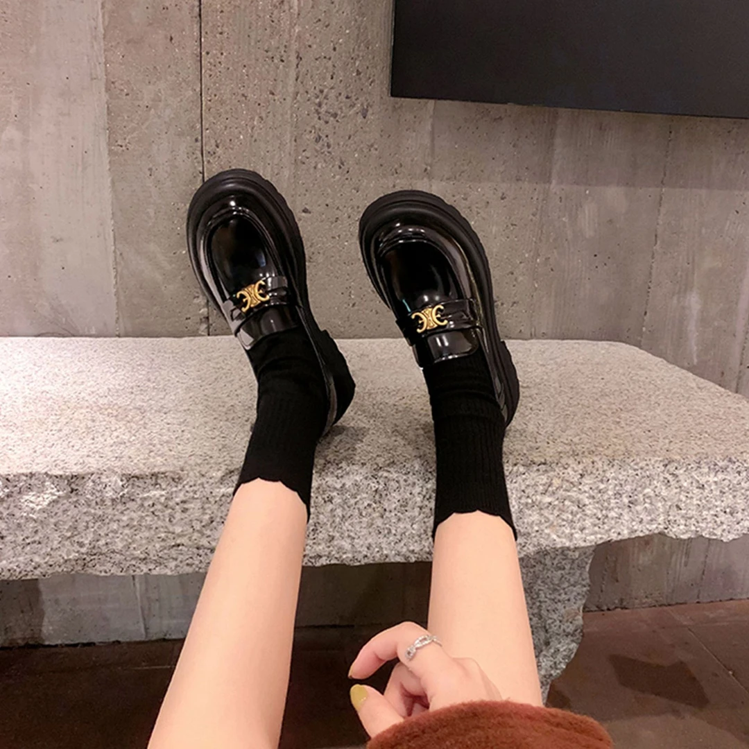 贝拉庄园~圆头凯旋门金扣厚底乐福鞋女小皮鞋