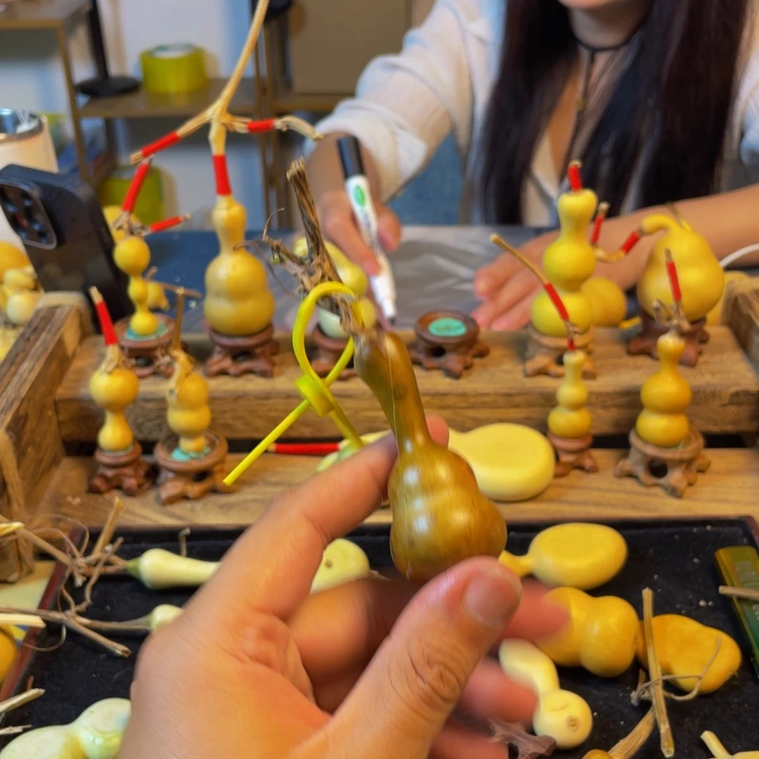 左*.天然葫芦手把件精品