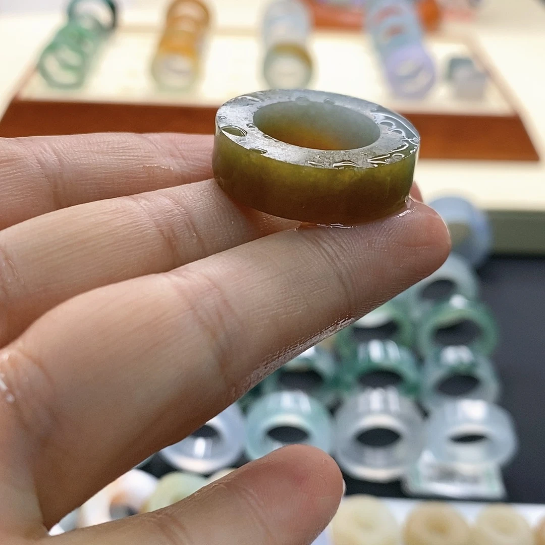 定制翡翠未镶嵌翡翠戒圈