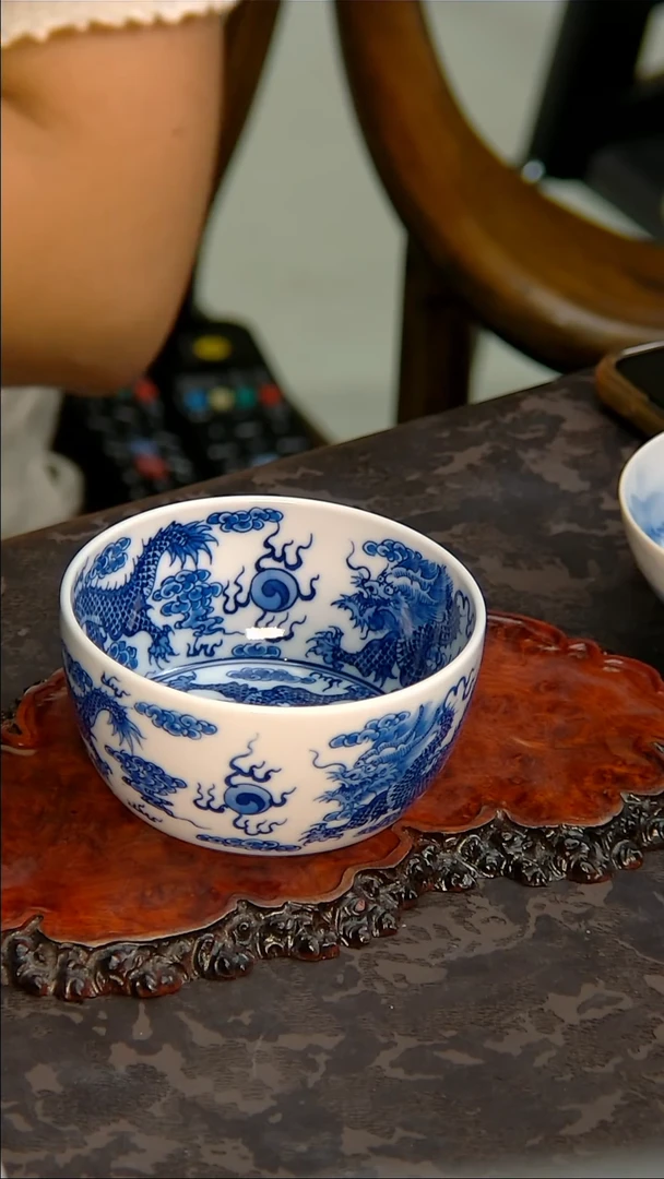 【闪购商品】青花手绘龙纹主人杯