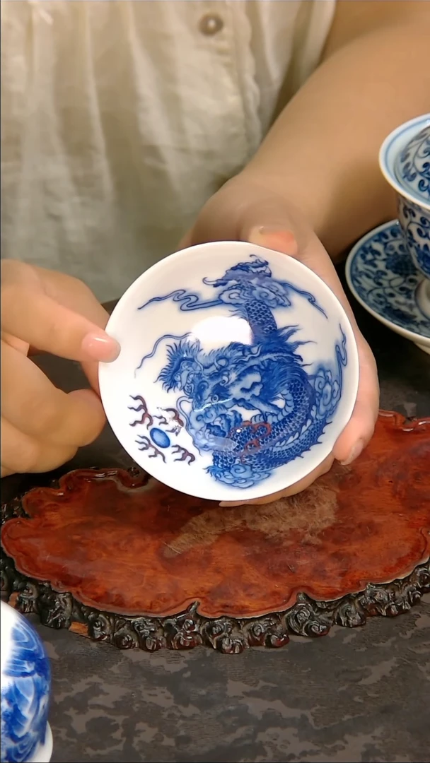 【闪购商品】青花手绘龙纹主人杯