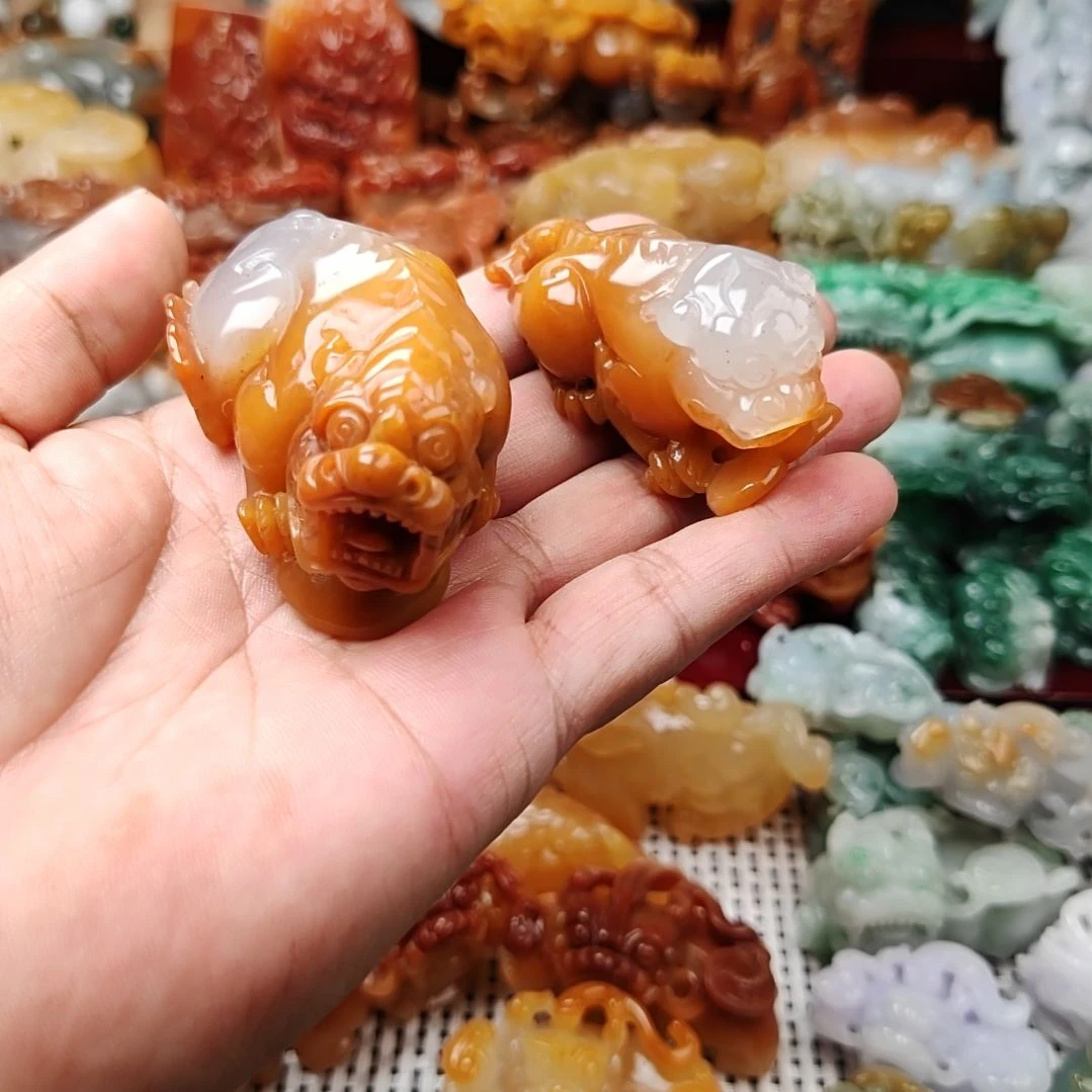 石英质玉（黄龙玉）颈饰未镶嵌