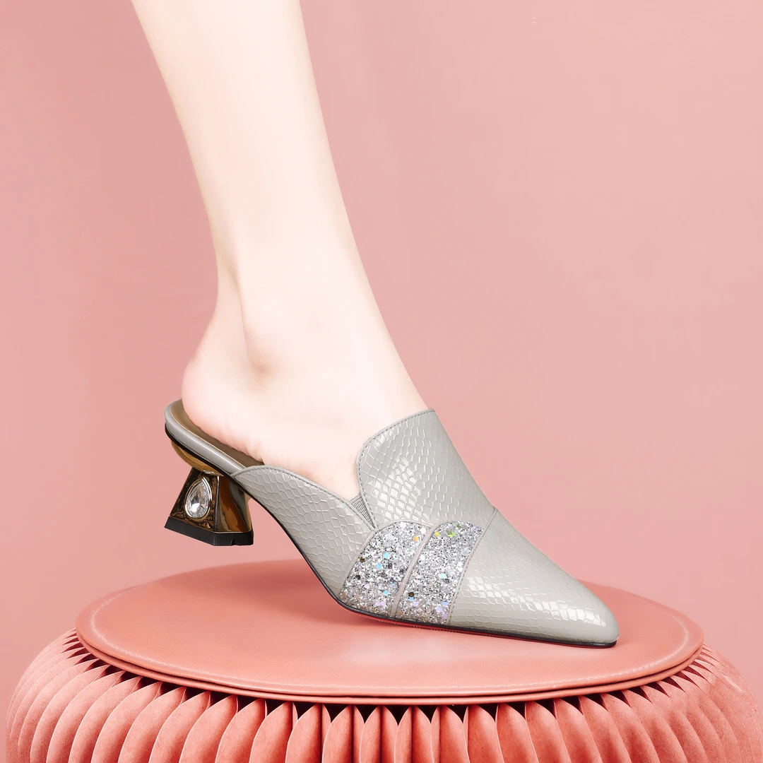 梵芮诗2024夏季新款包头尖头外穿时尚气质百搭粗跟女凉拖鞋-J0668