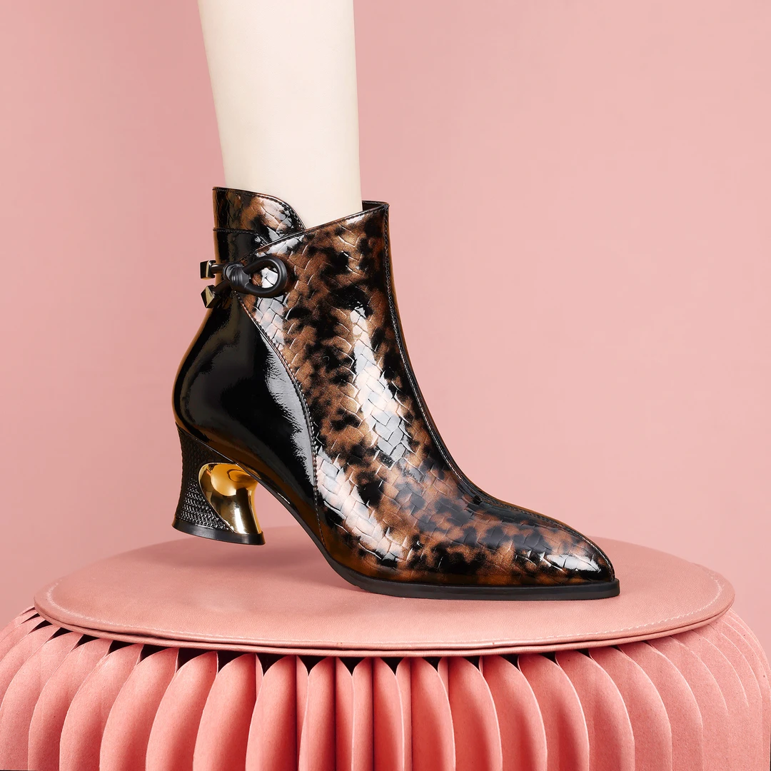 梵芮诗秋冬时尚气质尖头拼色格子纹绒里时尚百搭粗跟女短靴-J0399