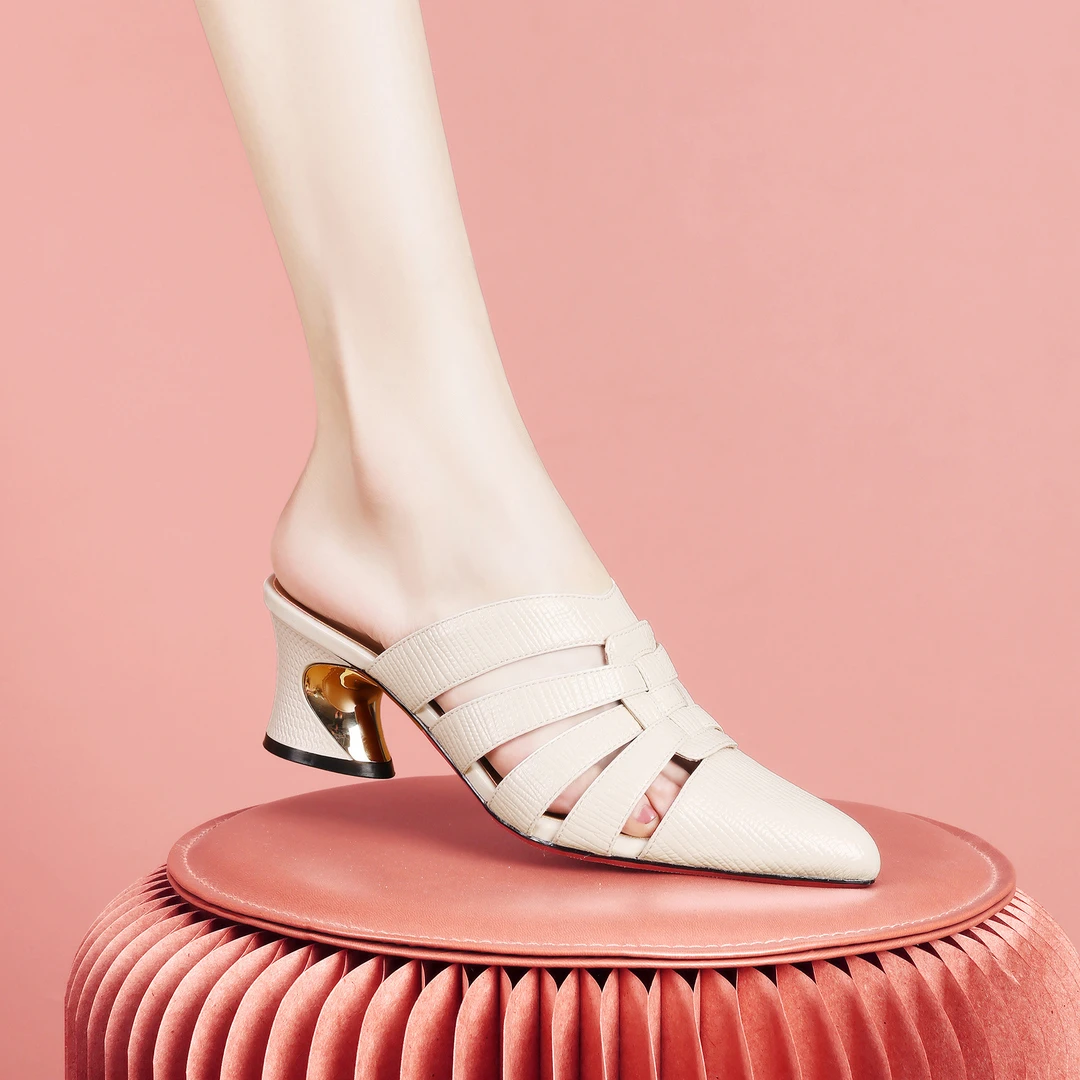 梵芮诗2024夏季新款包头尖头纯色外穿简约风粗低跟女凉拖鞋-J0673