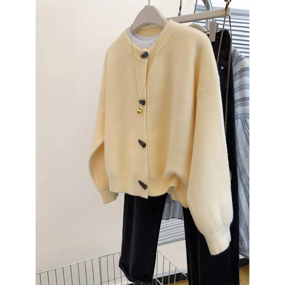 黄色牛角扣针织毛衣女秋冬冬季加厚短款2024新款开衫外套上衣外穿