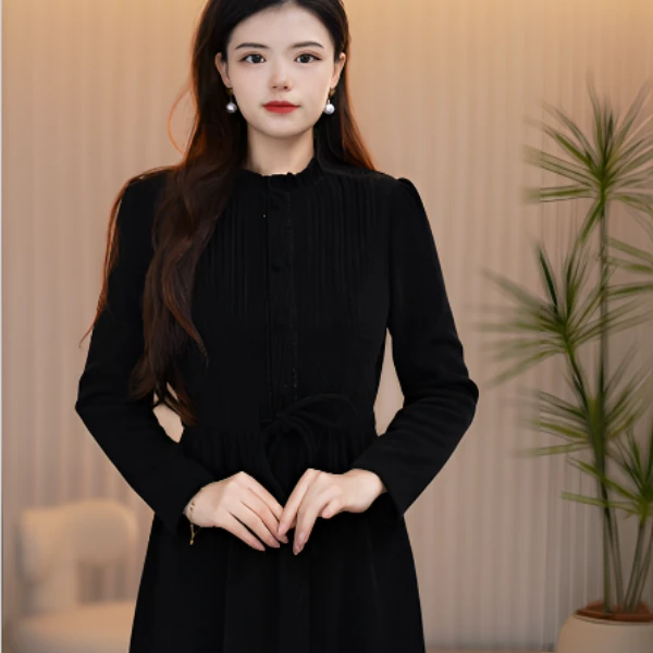 M(24C12)新款2024减龄遮肉显瘦宽松大码黑色简约女装连衣裙