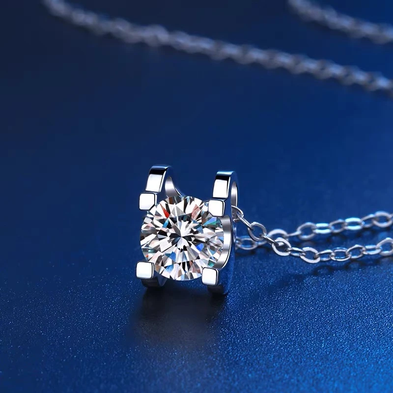 925银莫桑石戒指 【牛头吊坠】1-5克拉/精致百搭气质款女士吊坠项链